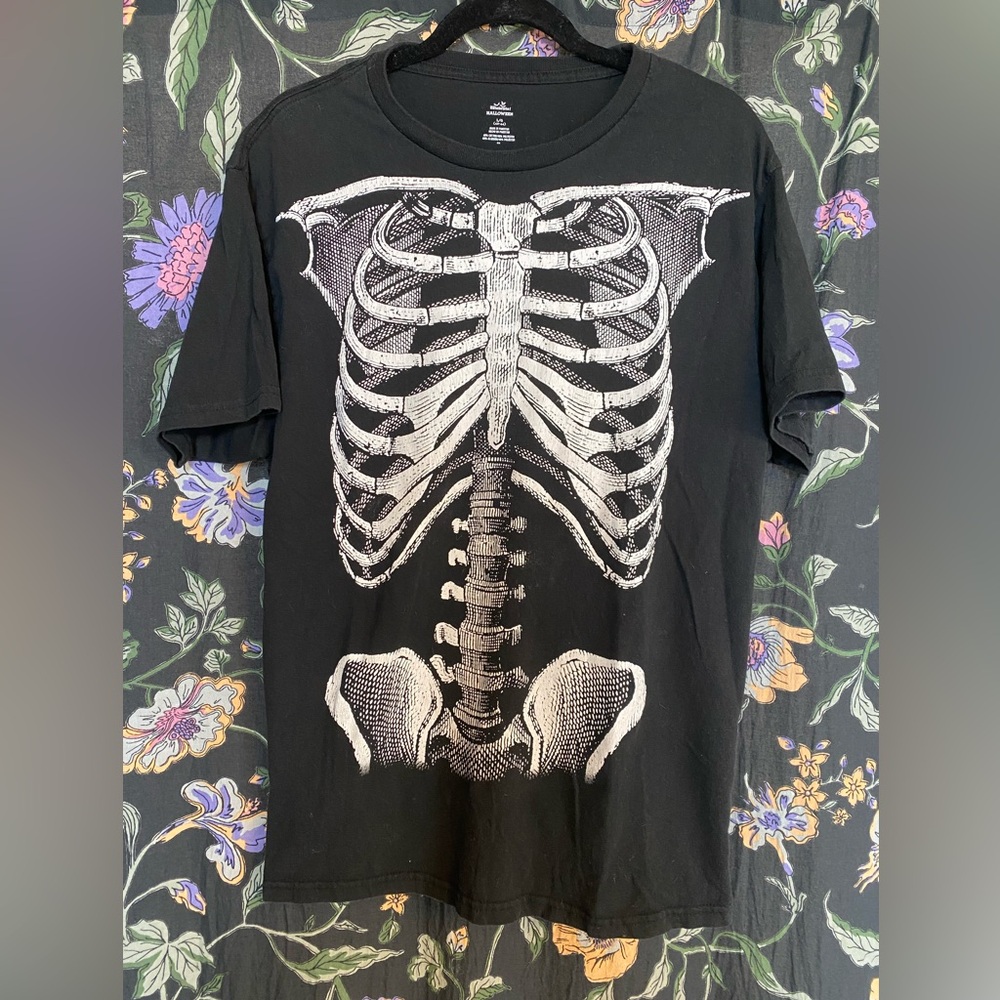 Celebrate Halloween - Skeleton Ribs Shirt